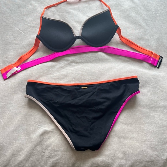 Victoria’s Secret Bikini size M - Picture 2 of 5